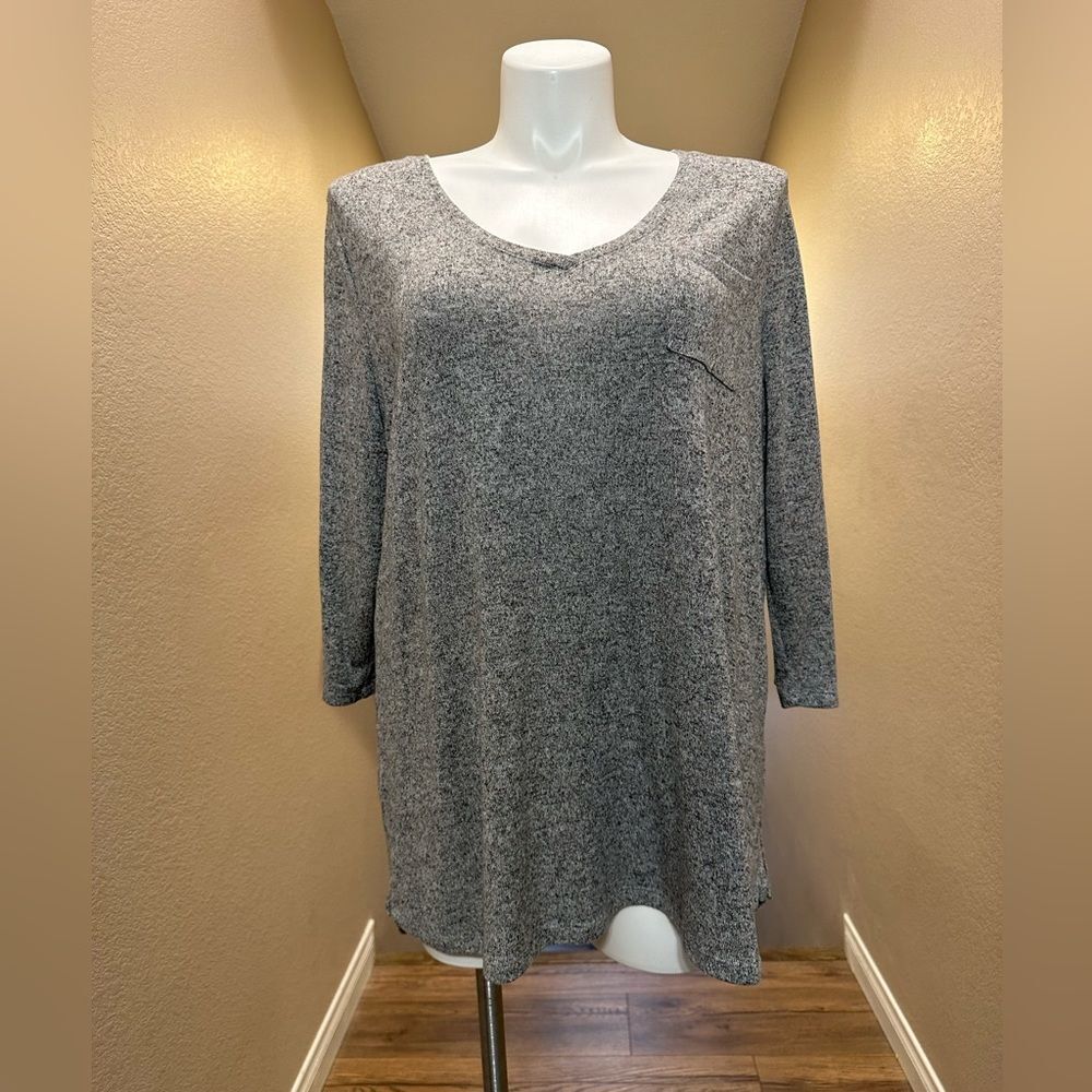 Lane Bryant 18/20 Woman’s Lightweight Sweater Shirt Pocket Gray